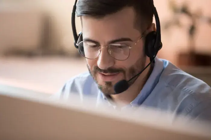 helpdesk operator